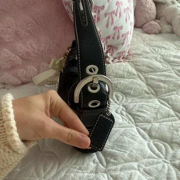 š¤Y2K Coach Black Signature Mini Soho Flap Shoulder Bag/Purseš¤