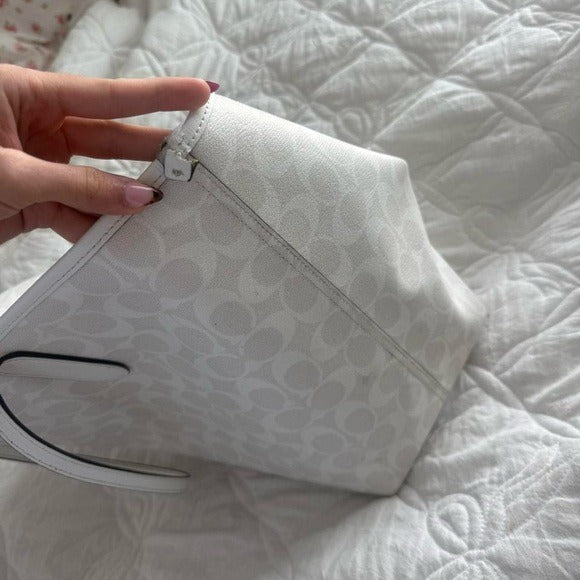 🤍 White Coach City Tote in Signature Canvas 🤍