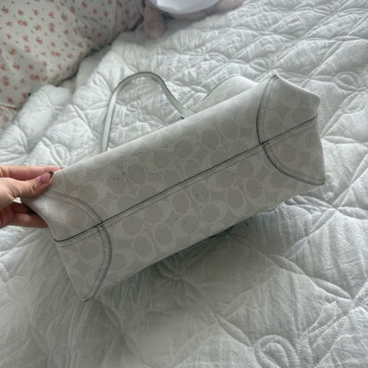 🤍 White Coach City Tote in Signature Canvas 🤍