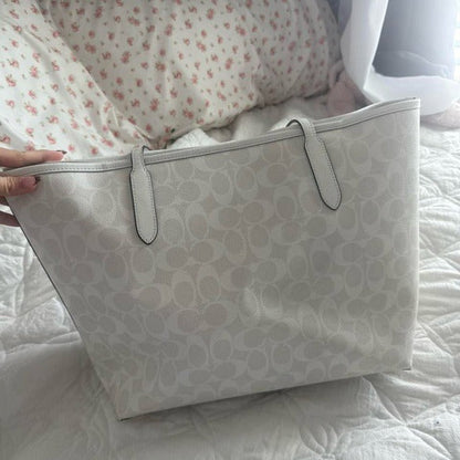 🤍 White Coach City Tote in Signature Canvas 🤍