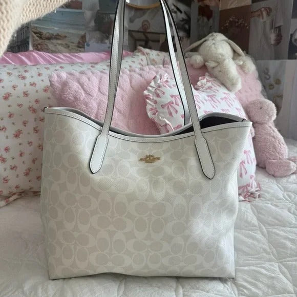 🤍 White Coach City Tote in Signature Canvas 🤍